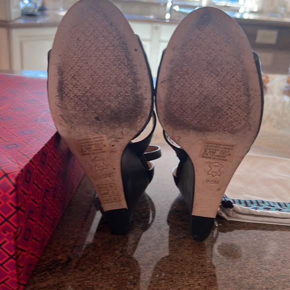 Tory Burch Gladiator 85mm Wedge Heel Perforated Antanado Leather - Picture 5 of 8